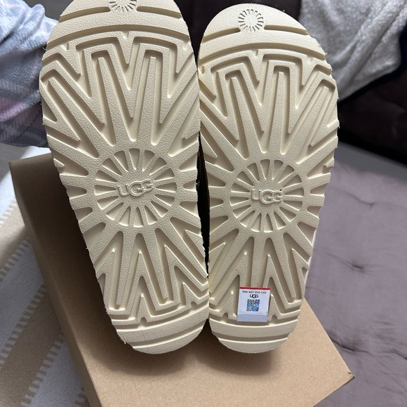 UGG Goldenstar - Picture 2 of 4